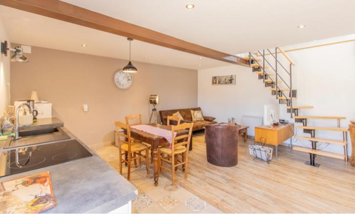 Au Petit Bonheur Chez Bambina Hotel Leynes Екстериор снимка