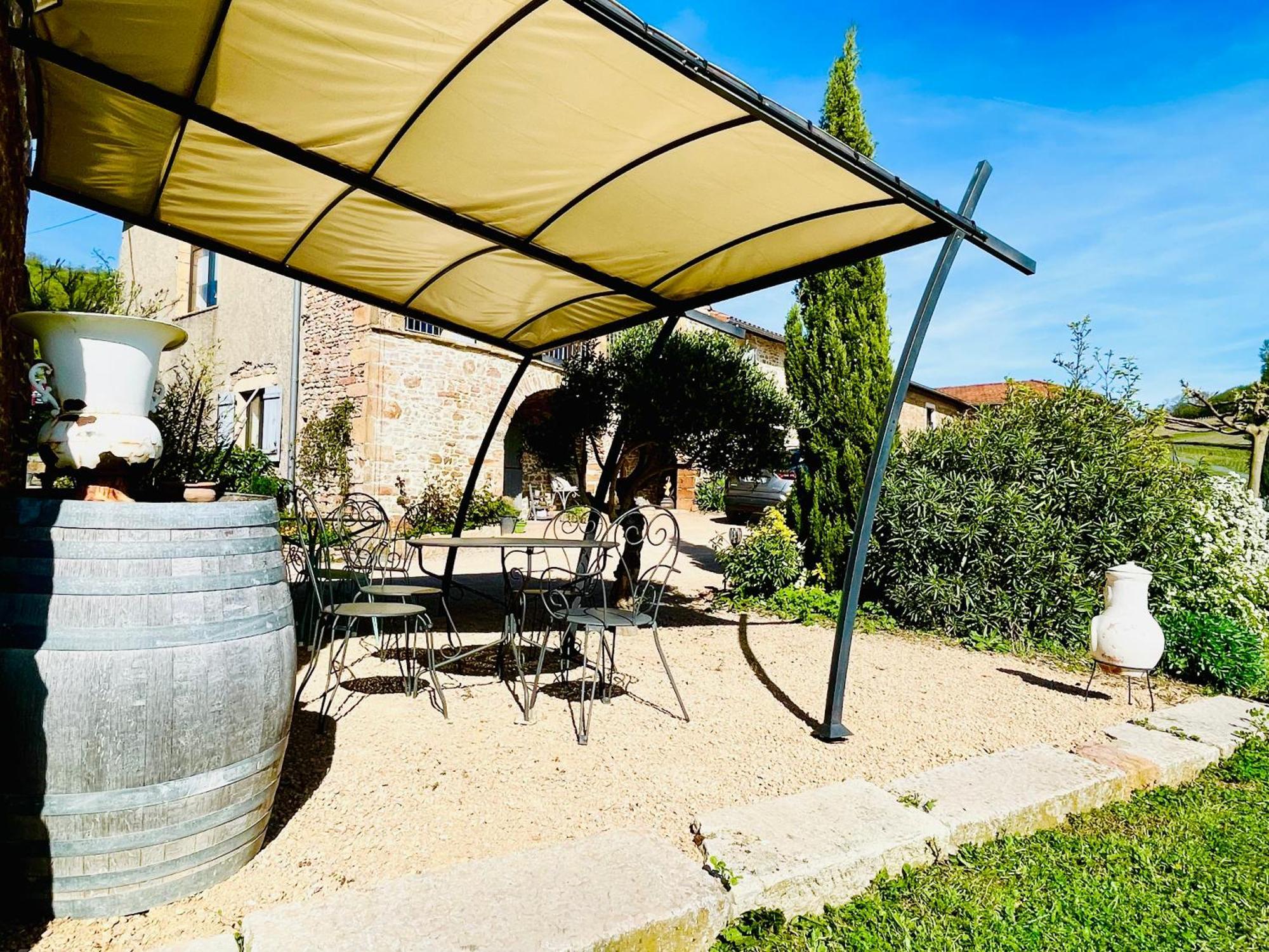 Au Petit Bonheur Chez Bambina Hotel Leynes Екстериор снимка